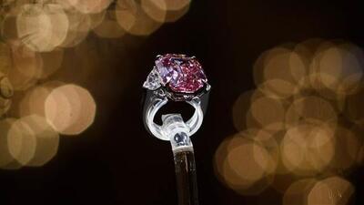Elmas yüzüğe 242 milyon lira!