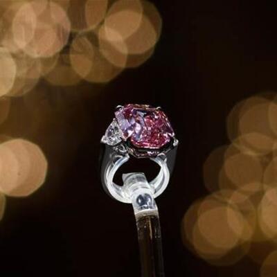 Elmas yüzüğe 242 milyon lira!