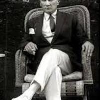 Atatürk’ü sevme, saygı duyma zorunluluğu yok ama…