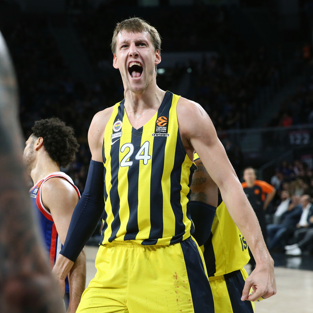 Jan Vesely baba oldu