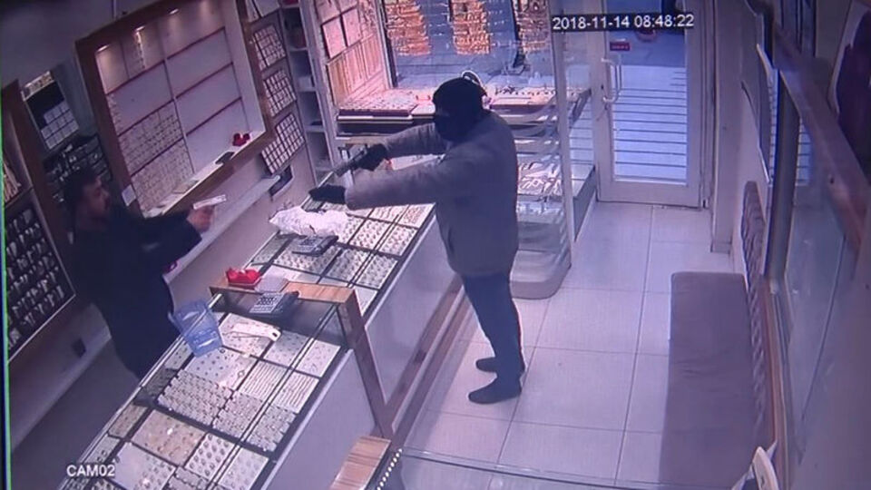 Bunu hiç beklemiyordu! Bir anda düelloya dönüştü