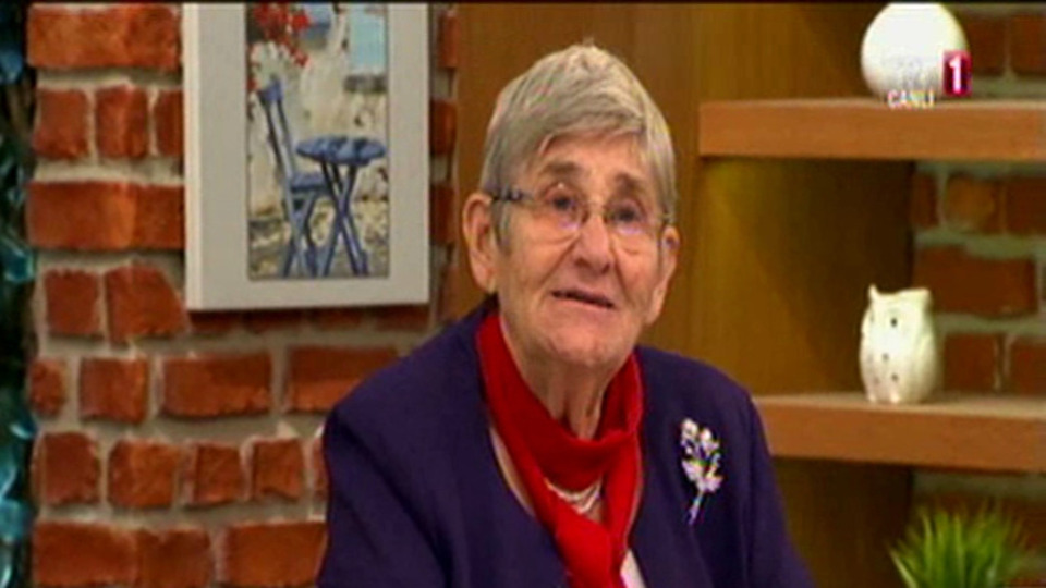 Ünlü profesör canlı yayında türkü söyledi!