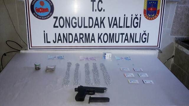 Okul müdürü uyuşturucuyla yakalandı