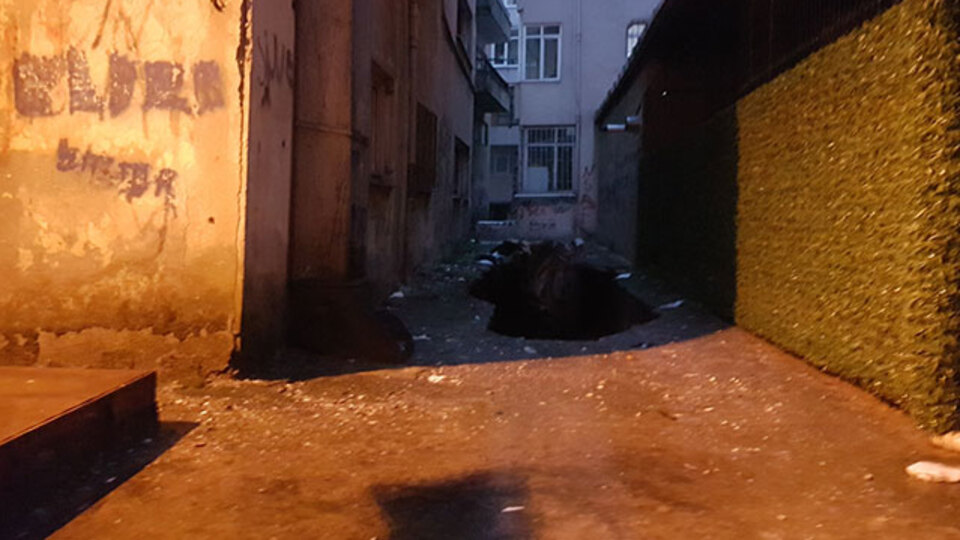 6 katlı bina çökme riski nedeniyle boşaltıldı