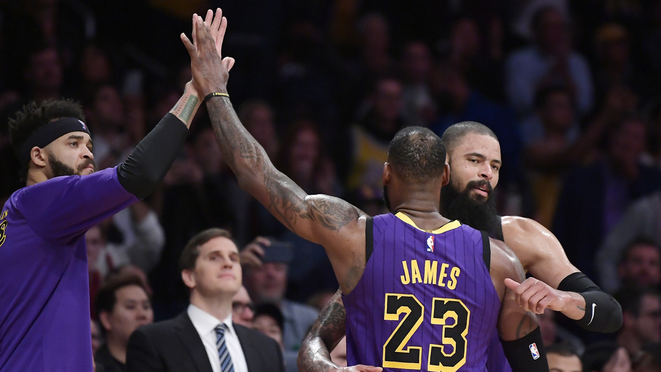 LeBron 44 attı, Lakers kazandı!