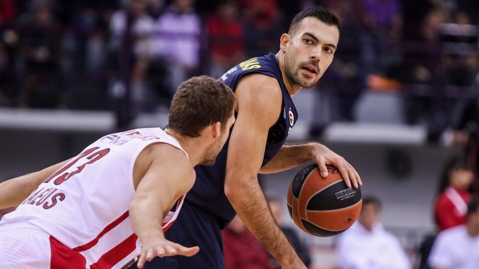 Fenerbahçe, Olympiakos'u devirdi