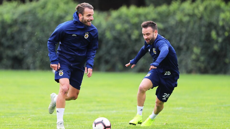 9 kişiyle antrenman! 