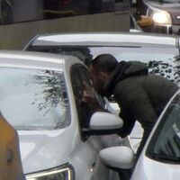 Bu zorbalık son bulsun! Tehditle cam siliyorlar!