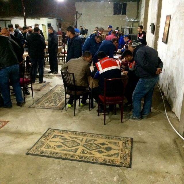 Jandarmadan baskın... Tuğla fabrikasında kumar operasyonu!
