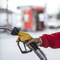 Benzin ve motorine indirim yolda