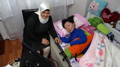 SMA hastası Hatice'nin ilaç sevinci