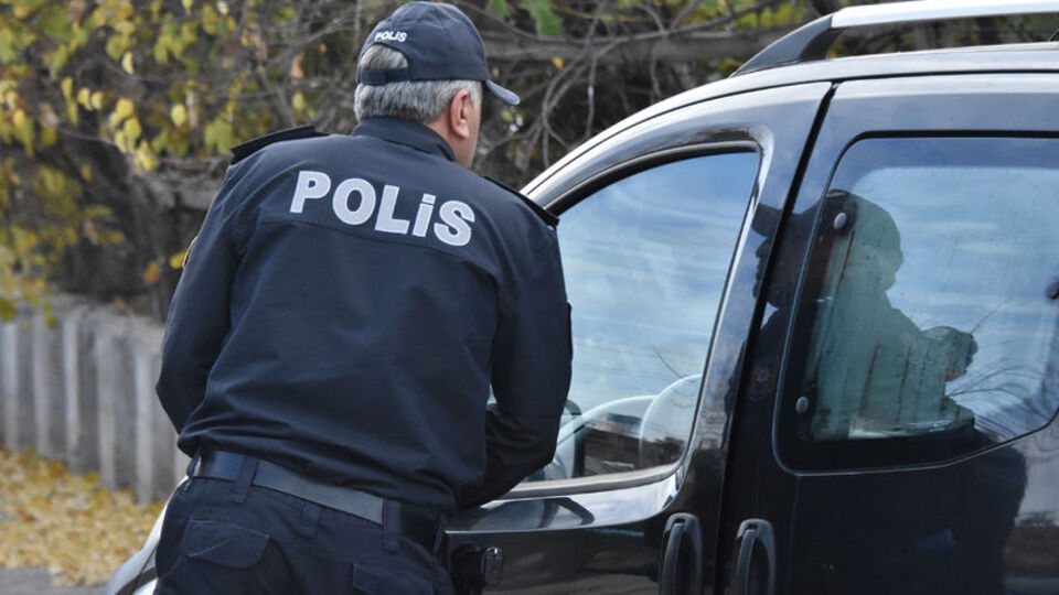 43 yerinden bıçakladı, cesetle 20 km yol gitti!