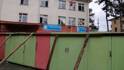 2 yıldır yıkılmayı bekliyor! Alınan önlem akılalmaz!