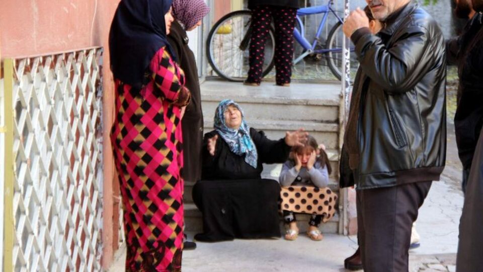 Çaresizlik içinde izlediler!