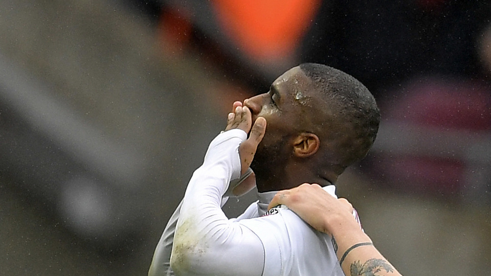 Modeste imzayı resmen attı!