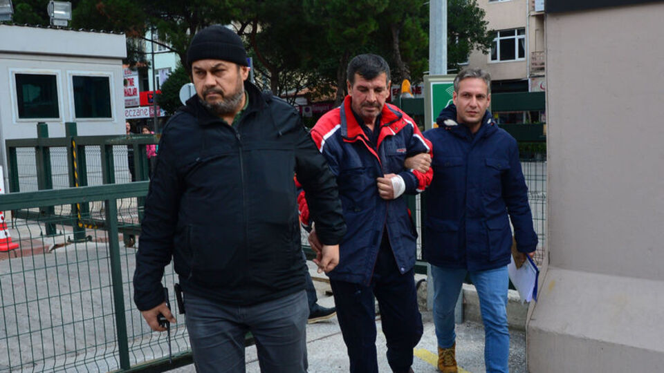 Çanakkale'de evlat dehşeti! Yatalak babasını katletti!