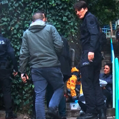 Beyoğlu'nda bıçaklı dehşet! Delil kalmasın diye bunu yapmış!