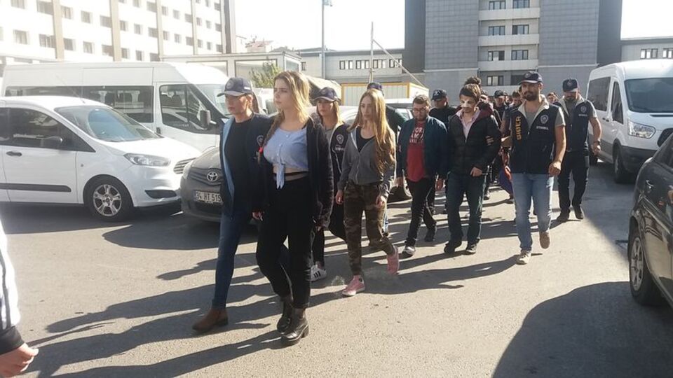 Ünlülerin kabusu hackerların yazışmaları ortaya çıktı