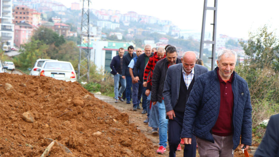 400 kişilik siteye ulaşım yok!