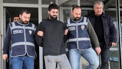 Babasını 50 yerinden bıçaklamıştı! Mahkeme: "Ağır tahrik var!"