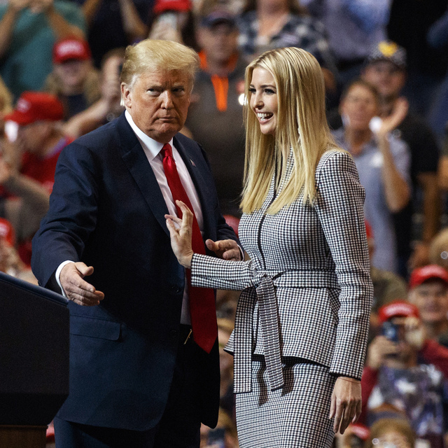 Trump, Clinton'u eleştirmişti, Ivanka aynısını yaptı!