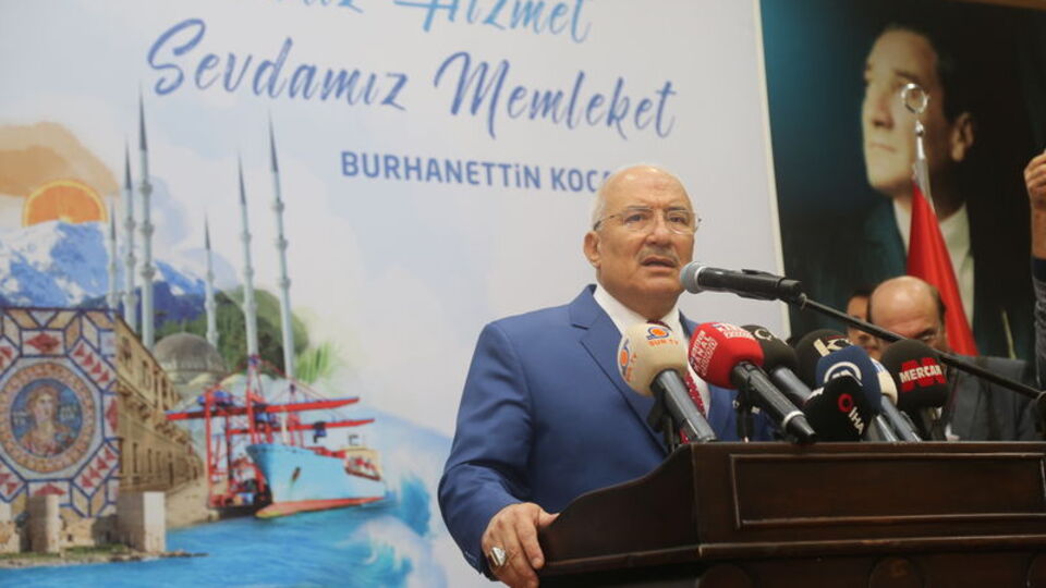 Mersin Büyükşehir Belediye Başkanı MHP'den istifa etti