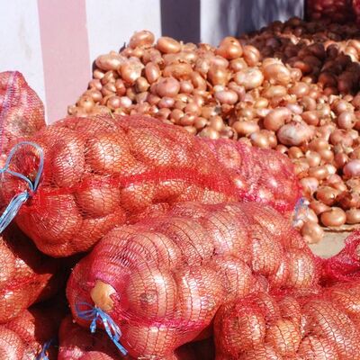 Soğan deposuna baskın! Fiyatlar düştü