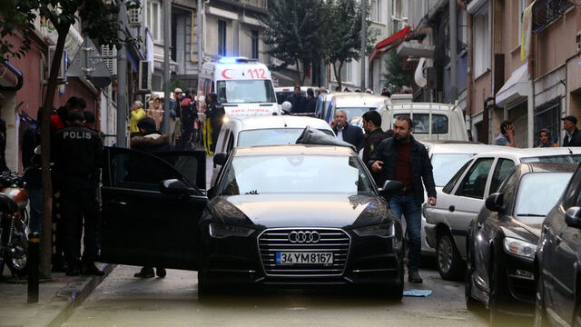 Şişli'de lüks otomobildekilere silahlı saldırı