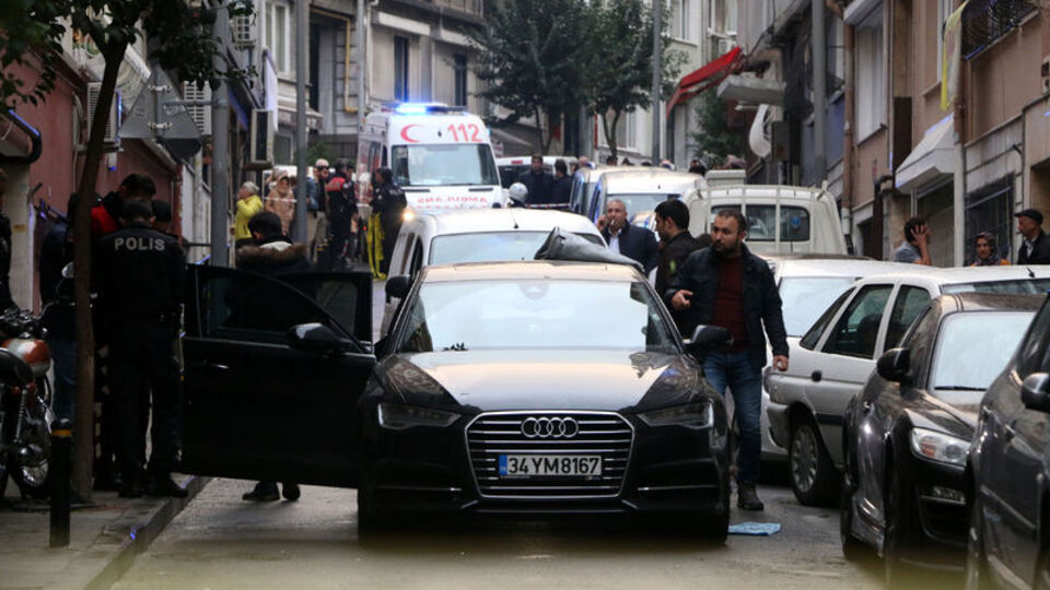 Şişli'de lüks otomobildekilere silahlı saldırı