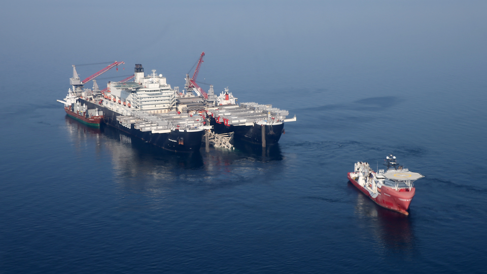 TürkAkım boru hattını döşeyen dev: Pioneering Spirit