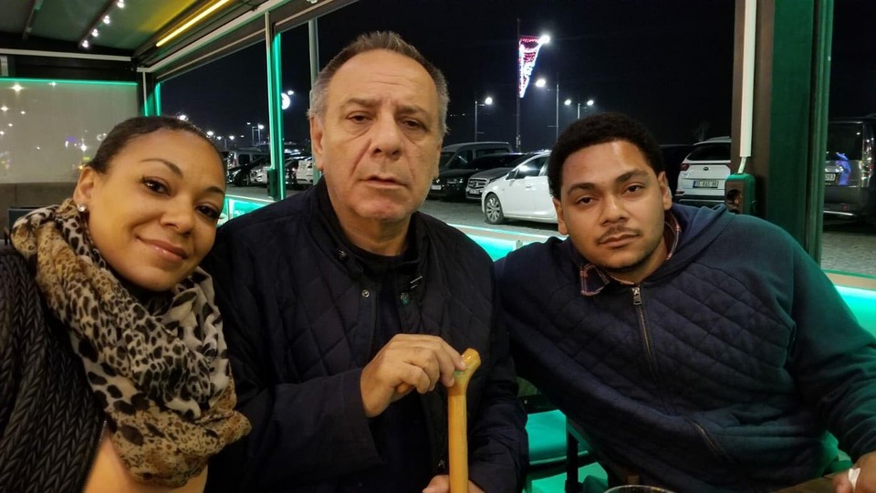 ABD'li kardeşlerden ünlü iş insanına babalık davası!