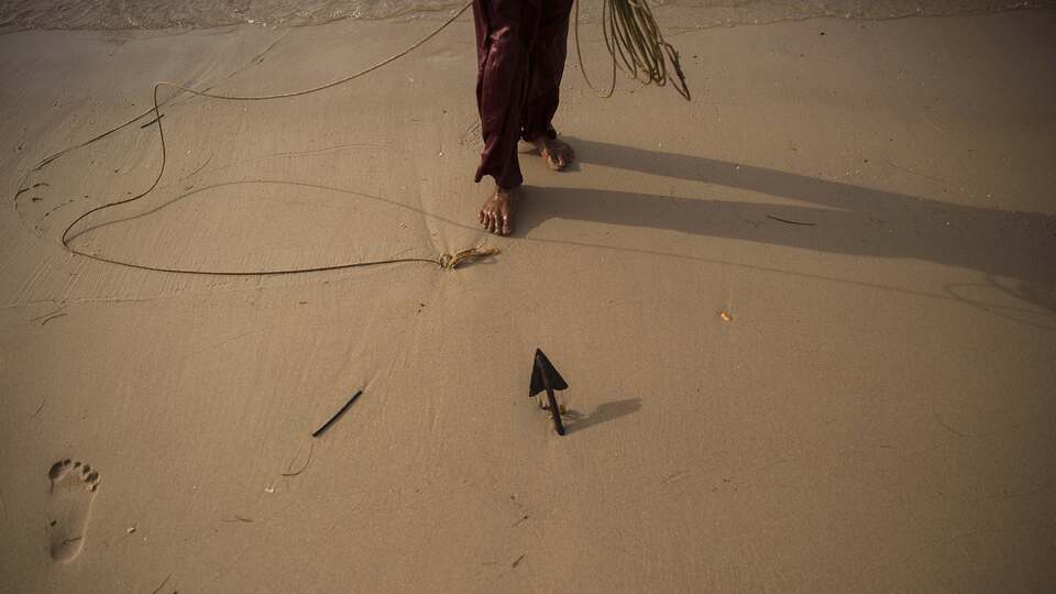 Dünyanın son kabilelerinden biri: Okla öldürdüler!