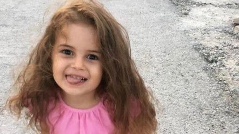 Lösemi tanısı konan Öykü Arin 3.5 yaşında ilik bekliyor!