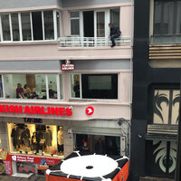 Taksim Talimhane'de intihar girişimi