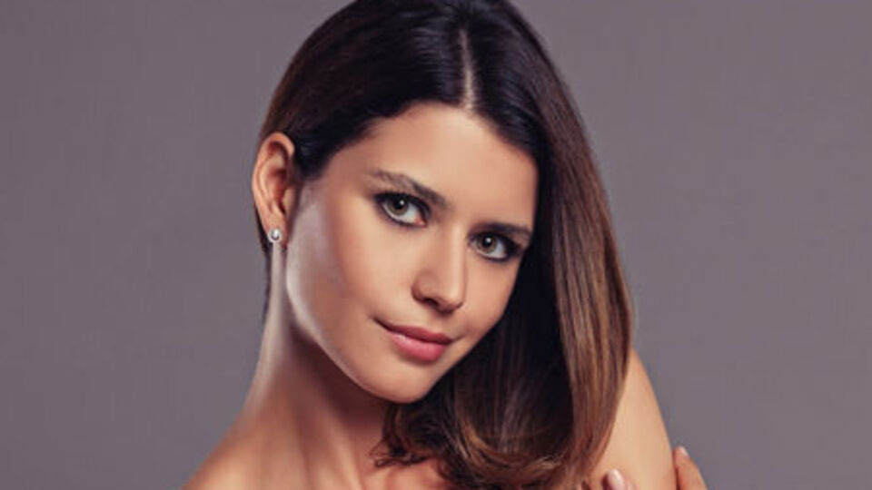 Netflix Beren Saat'i duyurdu!