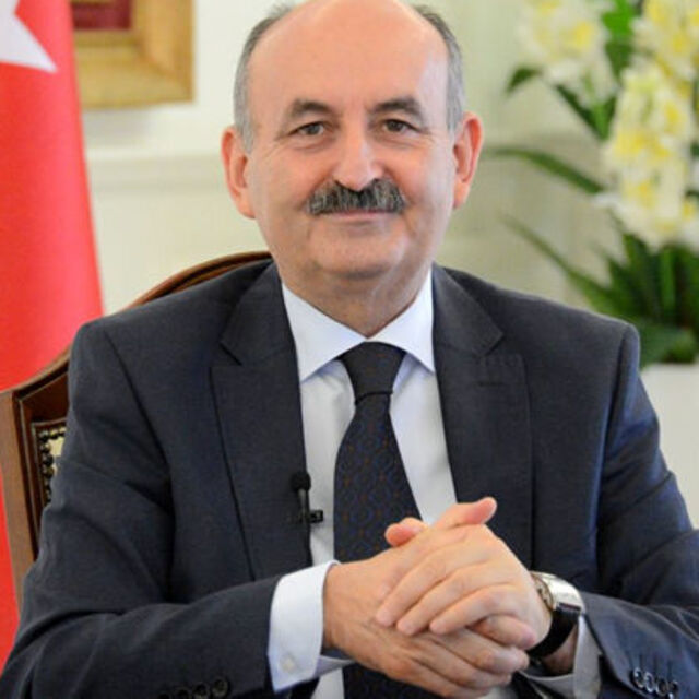 Mehmet Müezzinoğlu kimdir?