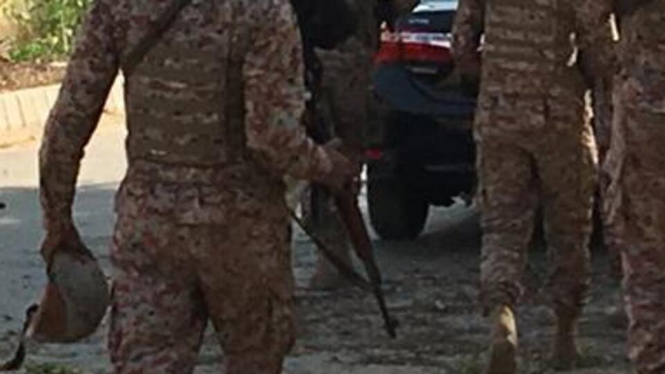 Pakistan'da iki patlama birden!