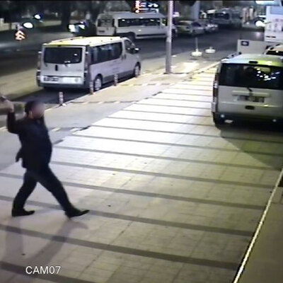 Sabıkası yüzünden taksici olamayınca dehşet saçtı