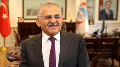 AK Parti Kayseri Belediye Başkan adayı Memduh Büyükkılıç kimdir?