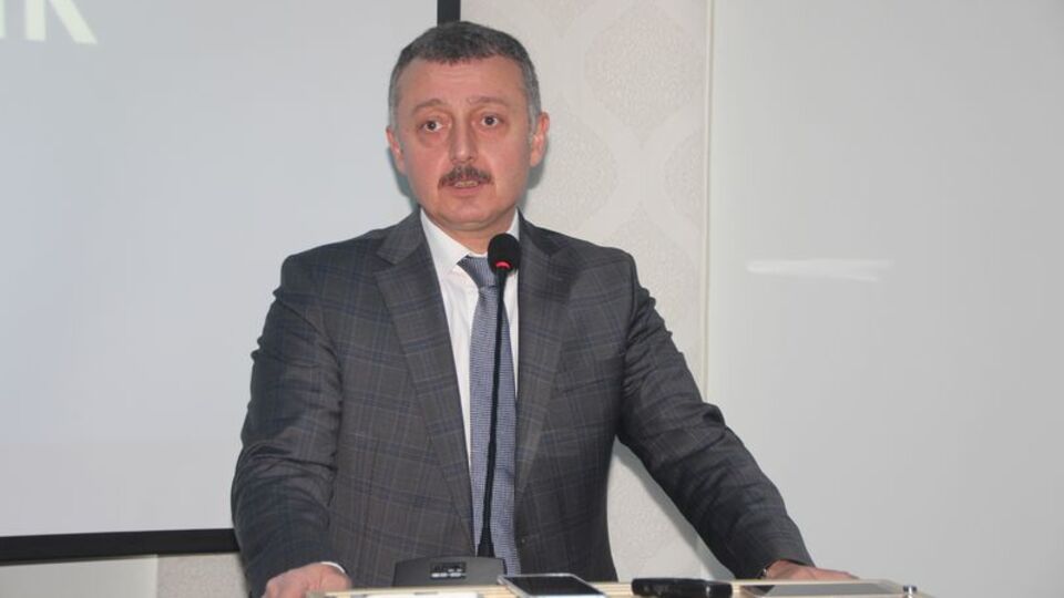 Tahir Büyükakın kimdir?