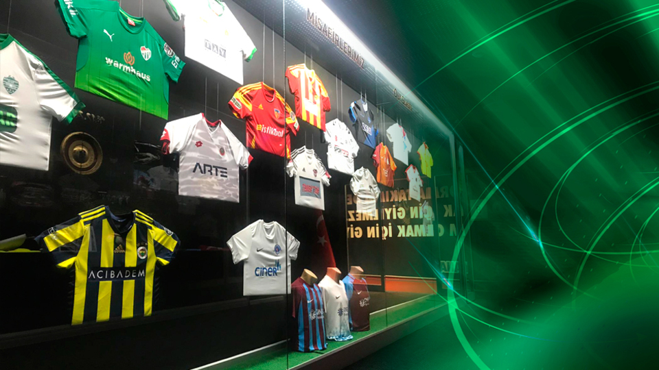 Trabzonspor müzesinde Fenerbahçe forması