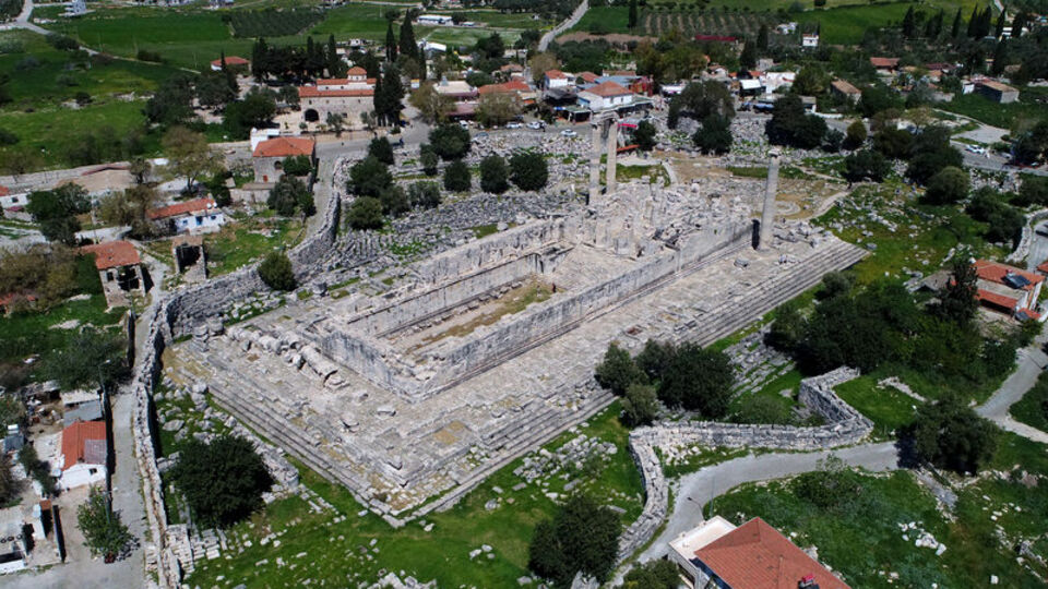 Apollon Tapınağı batıyor