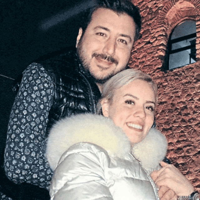 Eski sevgilisiyle barıştı