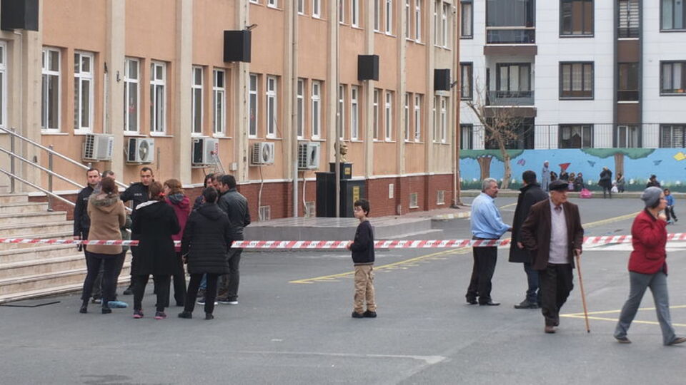 Okulda yangın! Eğitime bir gün ara verildi