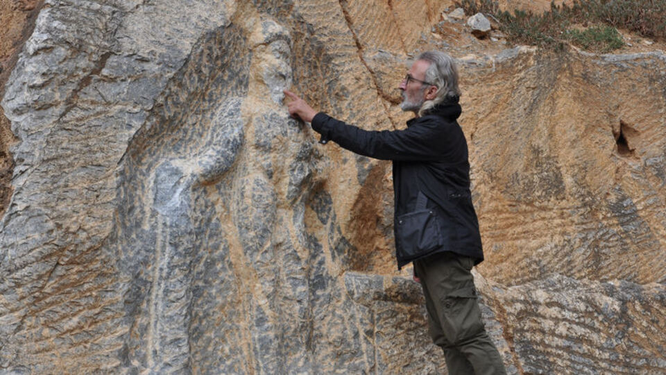 2 bin yıllık Herkül kabartmasına çirkin saldırı