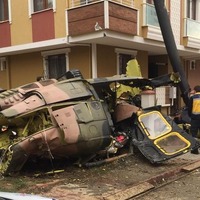 Sancaktepe'de askeri helikopter mahalleye düştü