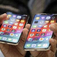 Telefona Trump ayarı! Hepsine vergi getiriyor