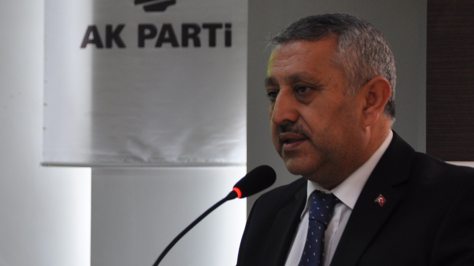 Mehmet Zeybek kimdir?