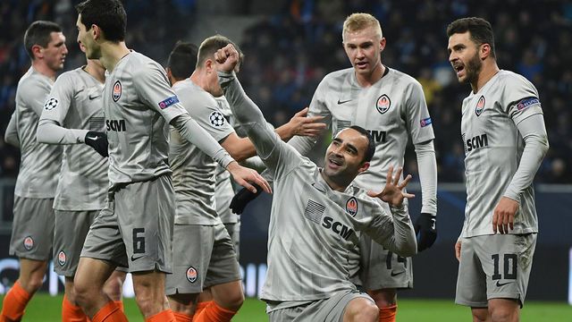 Shakhtar umutlarını son dakika golüyle sürdürdü!