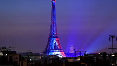 Eyfel Kulesi'nin bir parçası 169 bin Euro!